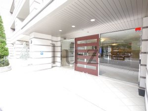 アデニウム新横浜のエントランス