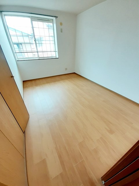 プラティークの洋室|使い勝手のいい洋室です