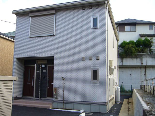 横浜市港北区鳥山町のアパートの外観