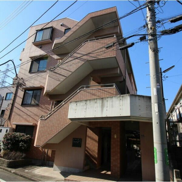 シャンベール日吉の外観