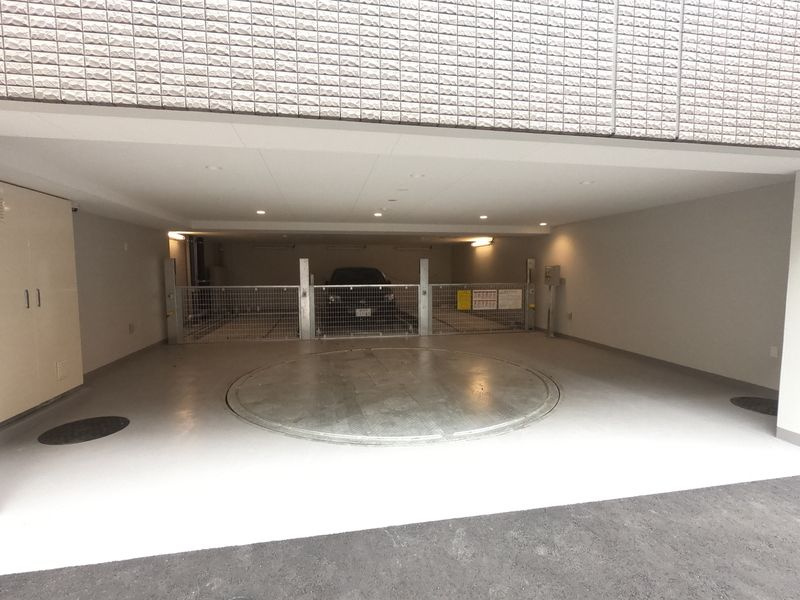 デュオステージ蒲田の駐車場