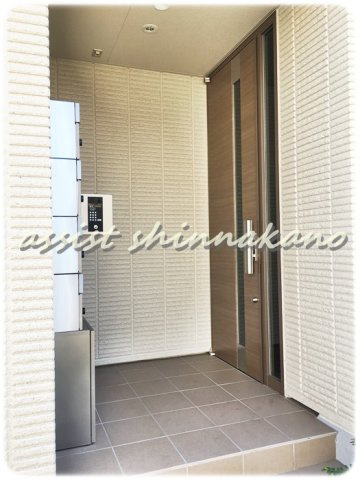 MAISON　CINQのエントランス