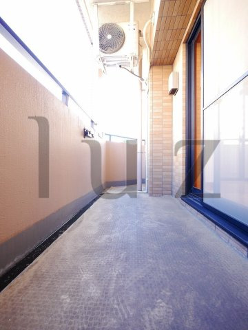グランドガーラ横浜伊勢佐木町のバルコニー