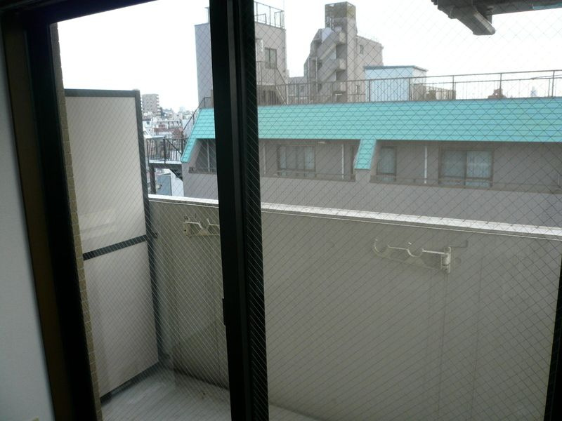 アイビーフラッツ台東のバルコニー