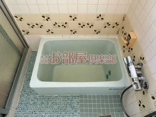 北野町富田貸家の浴室|日々の暮らしに欠かせないお風呂です