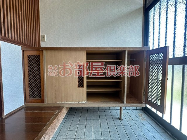北野町富田貸家の収納|便利な収納スペースです