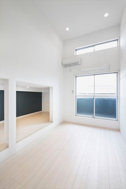 Bluemoon(ブルームーン)の居間・リビング