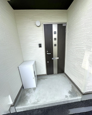 ヴェルジュ小郡【10.000円キャッシュバック対象物件】の玄関