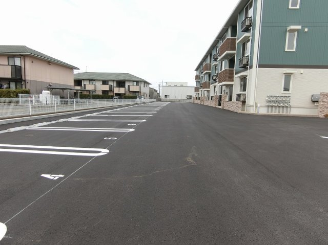 ルピナ梅満の駐車場|駐車場です