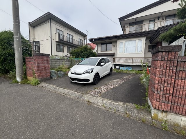 豊川町3-13-7借家の駐車場
