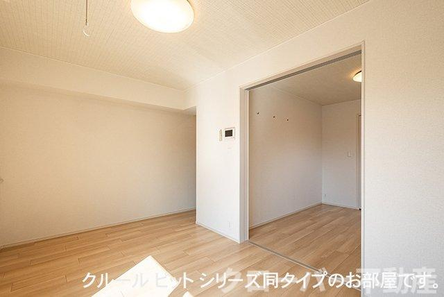 カーサ　福岡　Ⅱの居間・リビング