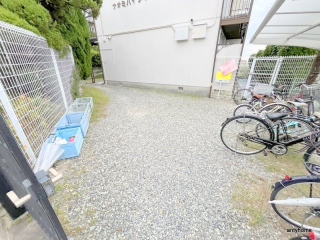 ナオミハイツ３　仲介手数料無料のエントランス