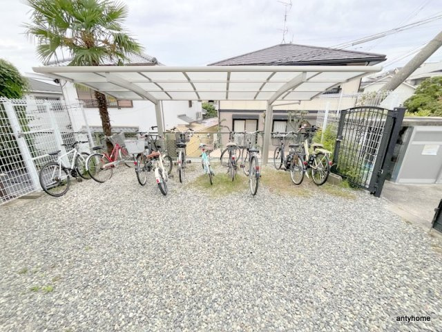ナオミハイツ３　仲介手数料無料の駐車場