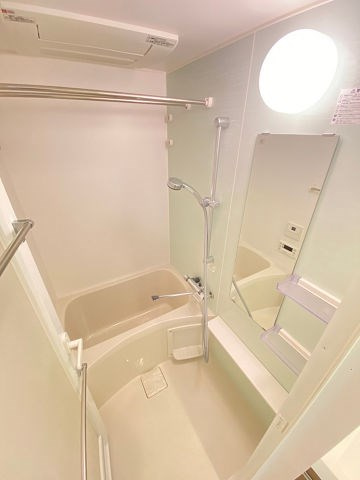 ラ・シャルム西宮本町の浴室