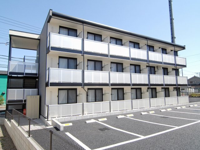 レオパレスメゾン八瀬の外観|おしゃれな外観です