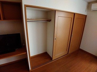 レオパレスＳ＆Ｋの内装|２Ｆはカーペットになります。