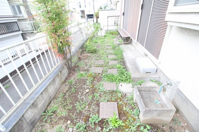パレOY小谷田の庭|お庭が付いています