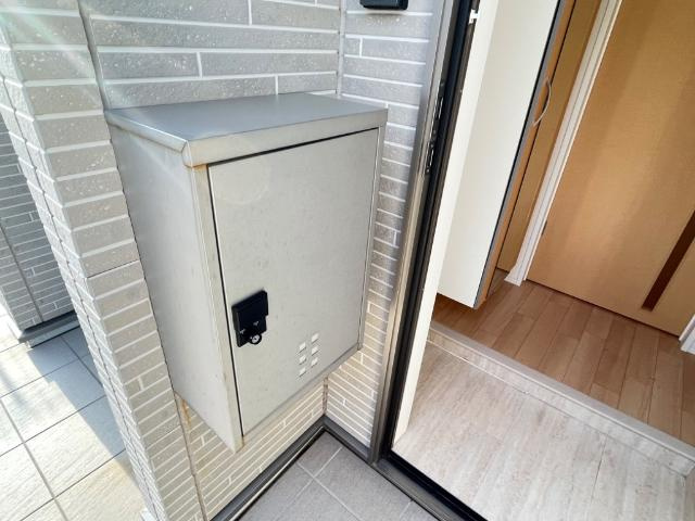 入間市狭山台　アパートＡ棟新築工事の設備|宅配ボックス（イメージ）
