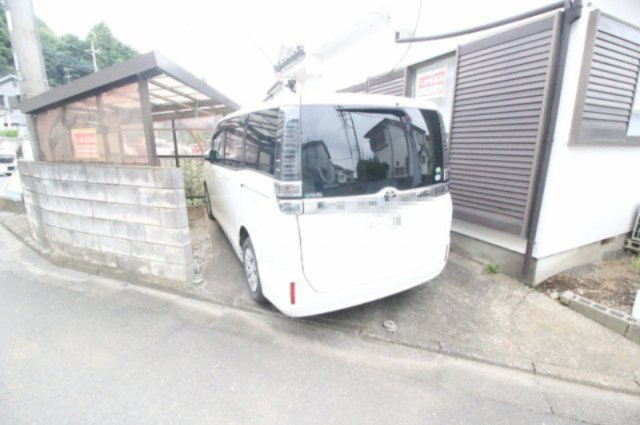 狭山市笹井２丁目の一戸建ての駐車場|車をお持ちの方に嬉しい駐車場付きの物件です