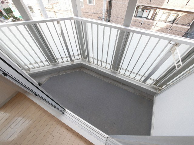 大阪市阿倍野区阪南町５丁目の賃貸マンションのバルコニー