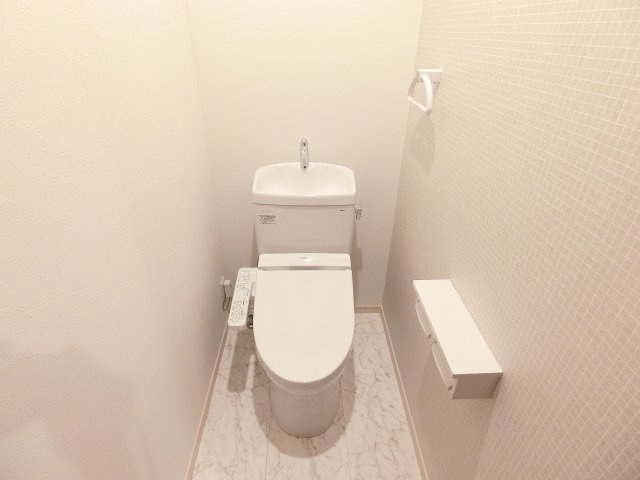 リーベルコートのトイレ|※別号室のお写真です