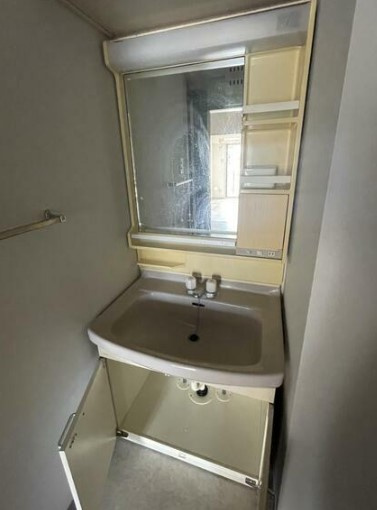 第2双葉マンションの独立洗面台