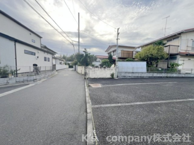 高座郡寒川町田端　建築条件なし　売地の前面道路含む現地写真