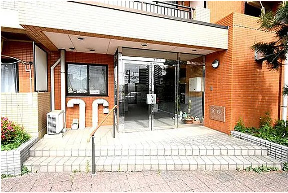 第2双葉マンションのエントランス