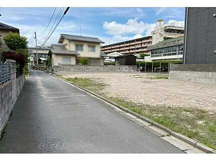 佐伯区五日市中央３丁目の前面道路含む現地写真