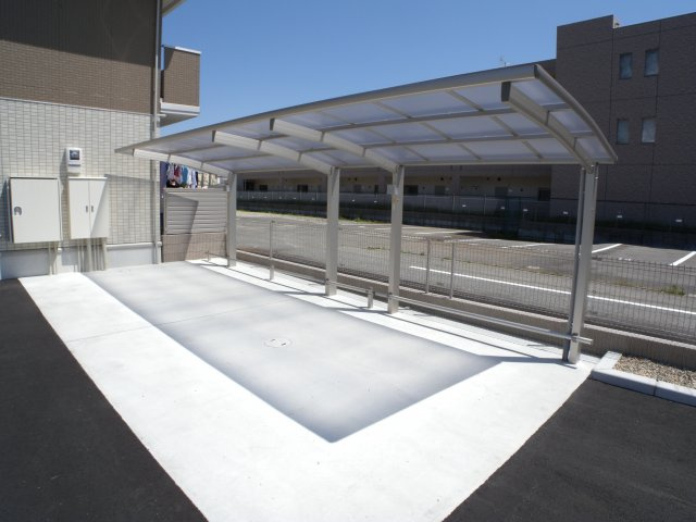 bent greenの駐車場|bent green