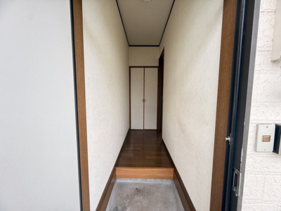 【玄関】 | 東琴芝二戸建A棟