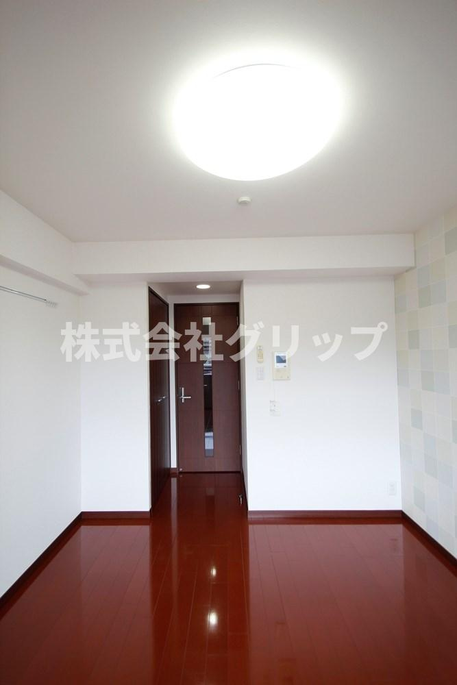 横浜市南区南太田４丁目の賃貸マンションの居間・リビング