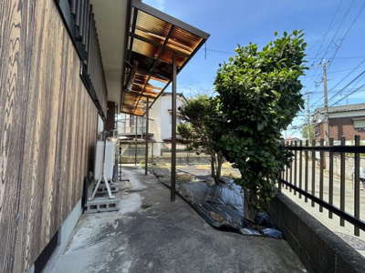 【庭】 | 荒尾市原万田売家 | 外構工事による駐車場増設も検討可能なゆとりのある敷地。