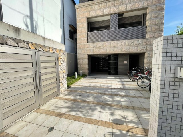 GALLERY谷町のエントランス