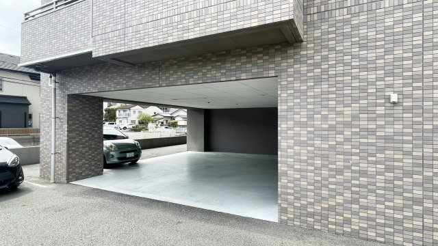 ロイヤルガーデン吉野本町の駐車場