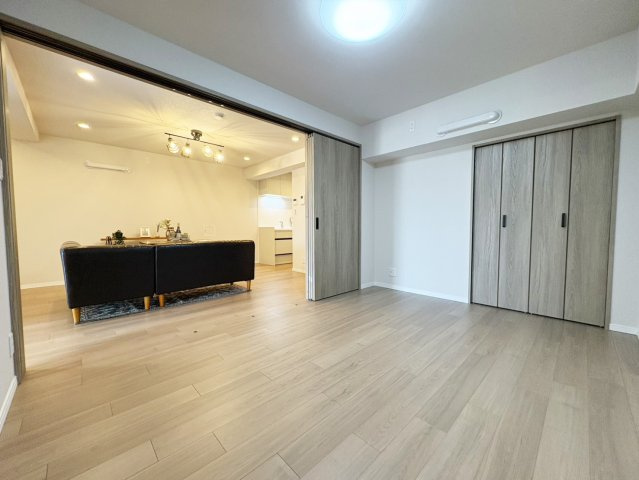 ローレルハイツ茨木総持寺2号棟の洋室|サービスルーム（約5.8帖）です。