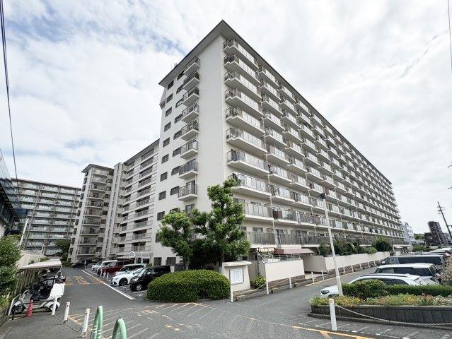 ローレルハイツ茨木総持寺2号棟