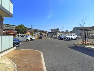 千葉市花見川区幕張町３丁目のアパートの駐車場