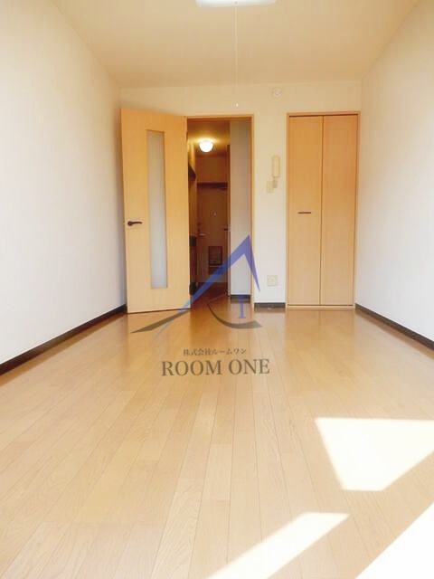 アンビシャス２の居間・リビング|洋室のお部屋です。