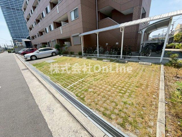 フローラ久宝寺の駐車場