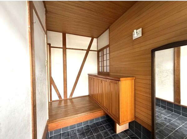 一宮市中町　戸建賃貸の玄関