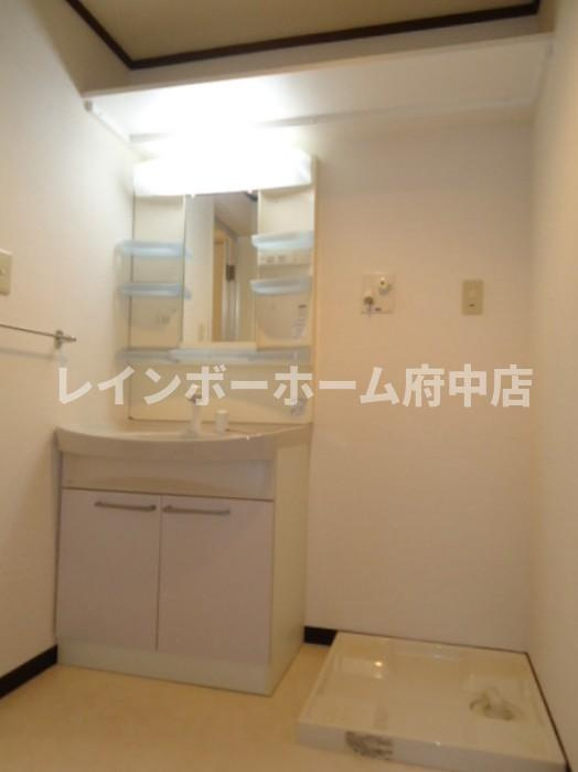 ローヤル国立マンションの独立洗面台