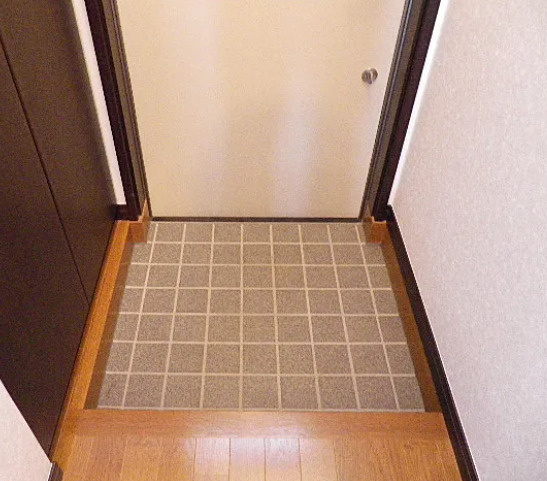 ポプラ倶楽部23の玄関