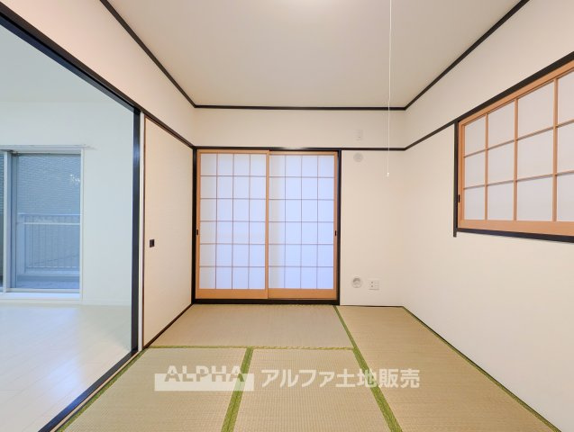 ライオンズマンション多摩動物公園の浴室|【Bathroom Dryer】
◆浴室乾燥機◆浴室暖房乾燥機を設置予定。雨の日や花粉の季節など、屋外に洗濯物を干しにくい日にも活躍します。
