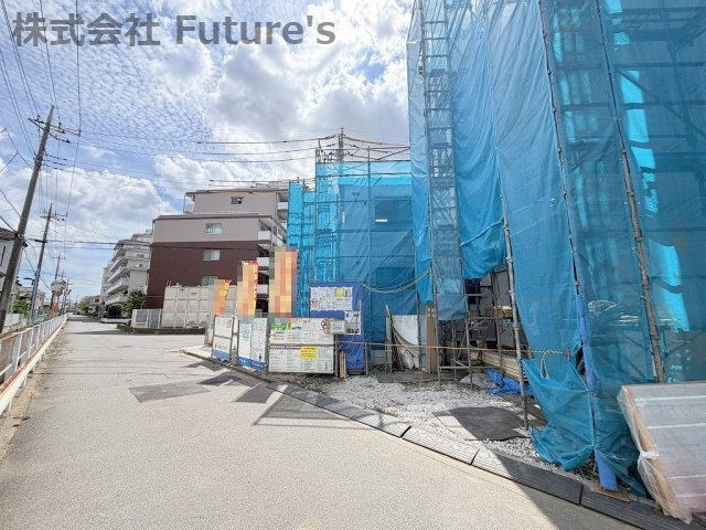八潮市二丁目　新築戸建　全2棟　2号棟の前面道路含む現地写真|前面道路含む現地写真です。