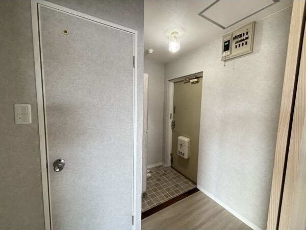 神野マンションⅡの玄関