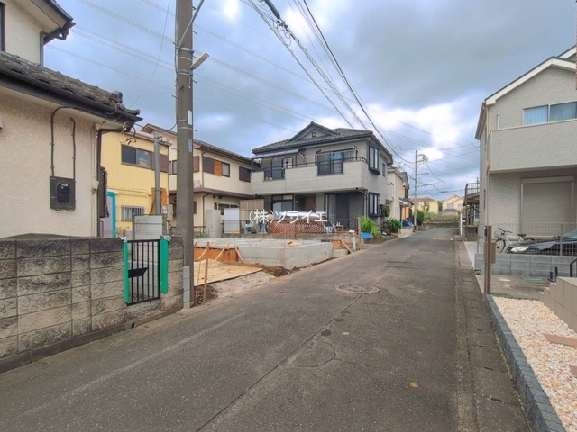 川越市今福　新築戸建　ハートフルタウンの前面道路含む現地写真