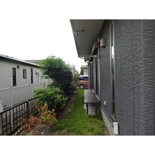 岡崎市北野町貸家の庭