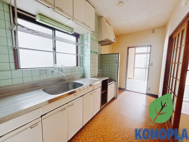 【中古戸建】前橋市文京町2丁目のキッチン|■キッチン｜全スライド式収納キッチン♪お皿や鍋の出し入れもラクラクです（＾＾）！