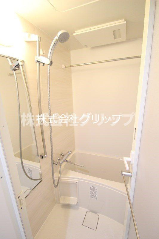 横浜市西区浅間町３丁目の賃貸マンションの浴室